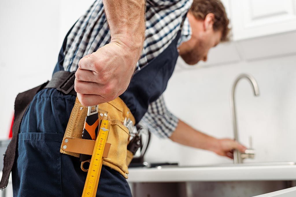 Six Warning Signs You Should Call a Professional Plumber